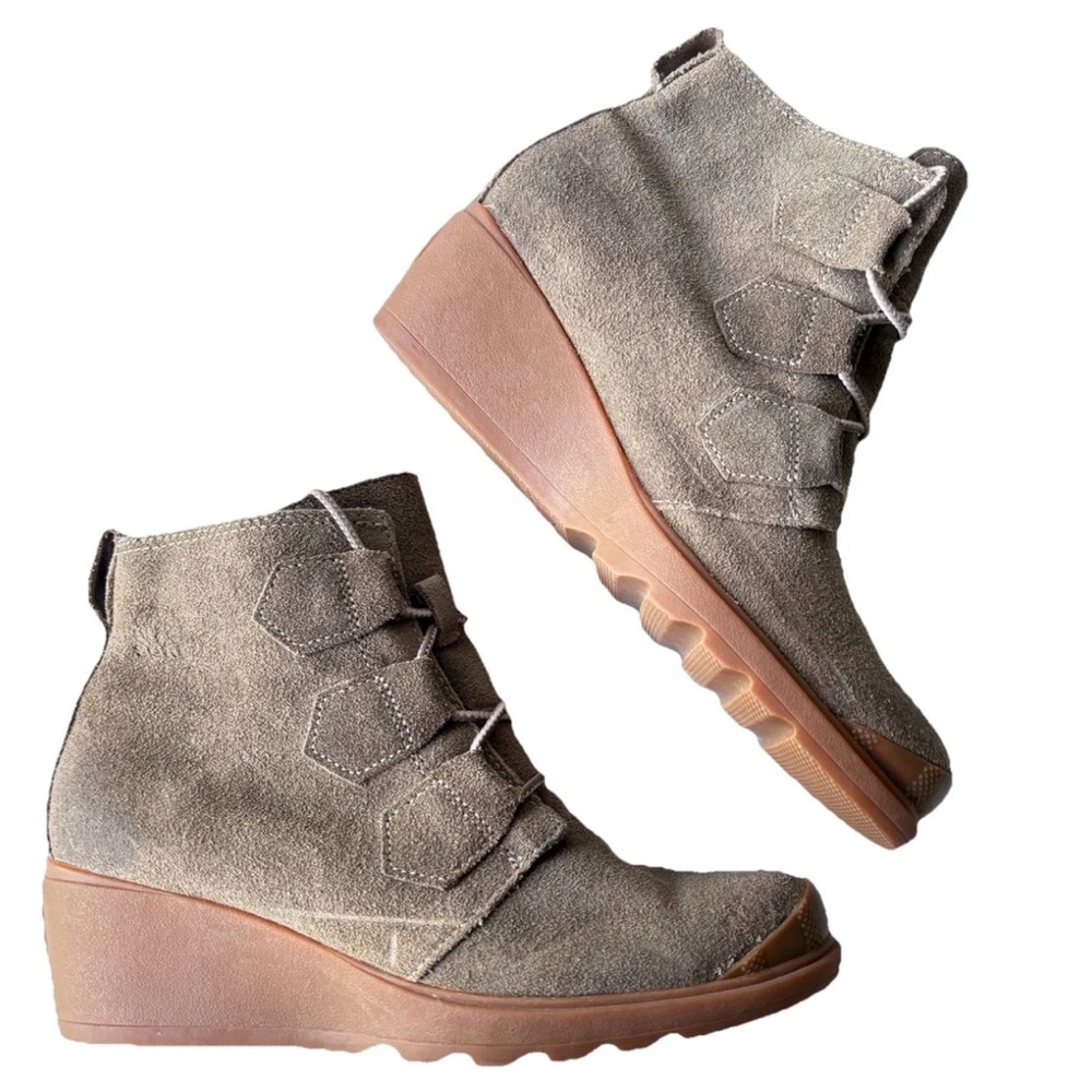 Sorel Evie Women’s Sz 7 Ankle Boots Round Toe Laced Up Wedge Casual Green Suede